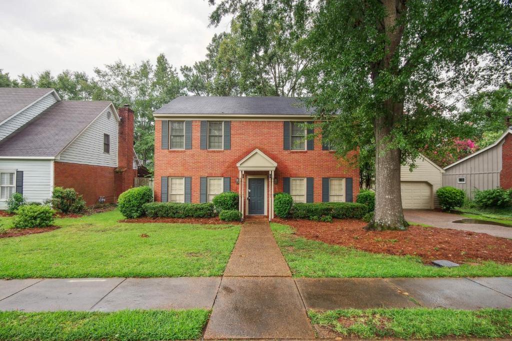 Jackson Getaway with Patio - 5 Miles to Lake!