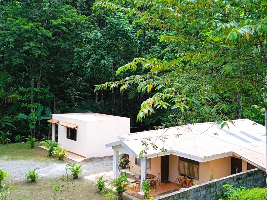 Alma del bosque Vacation Home and apartments
