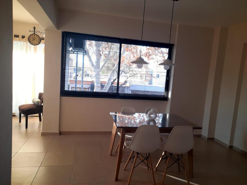 Departamento en Sexta sección - 4