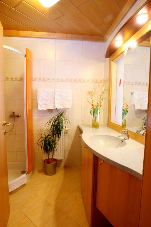 Hotel & Kurpension Weiss photo