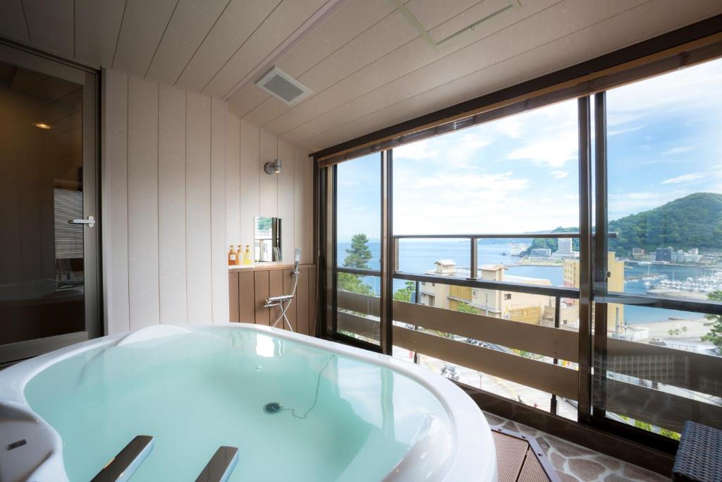 Hot spring bath, Atamionsen Yuyado Ichibanchi in Atami