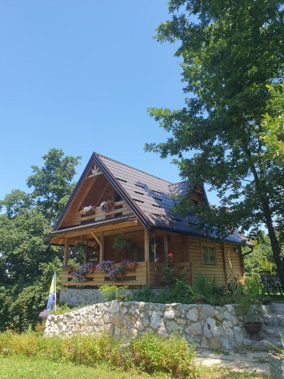 Drvena vikendica Teodora - 2