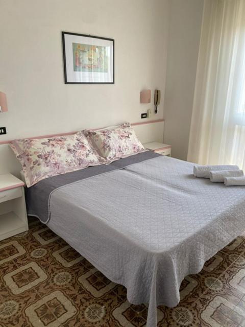 Hotel Rosy - 1