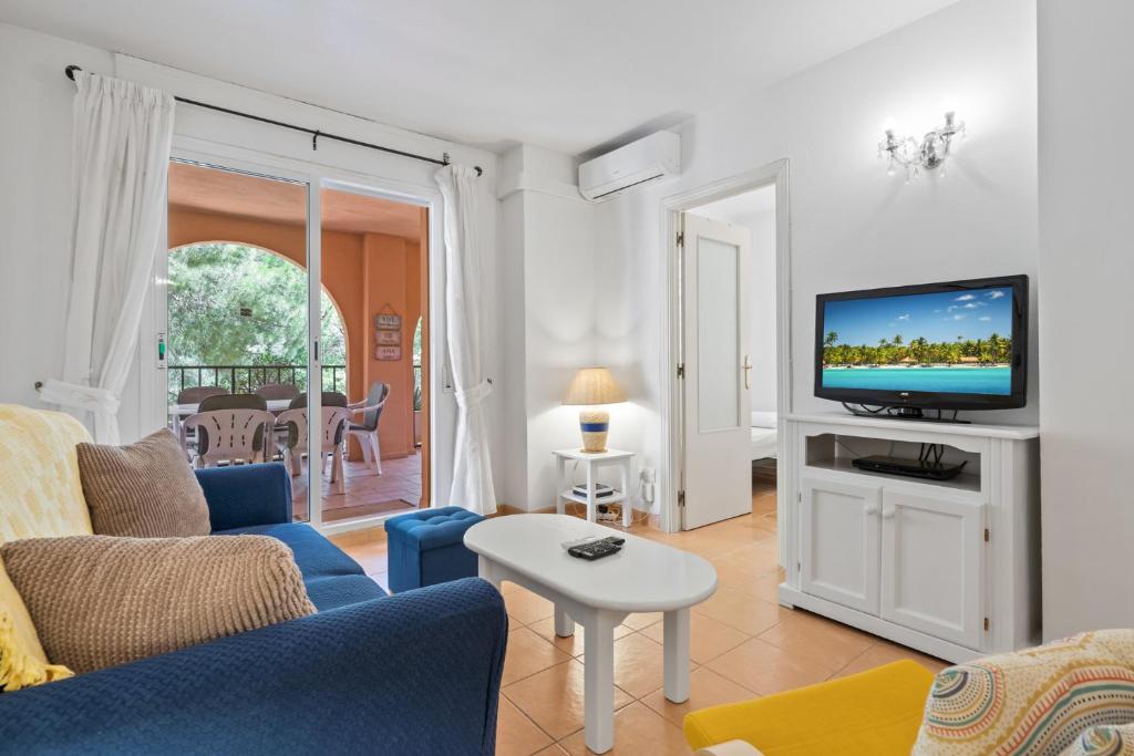 Family apartment w pool by Costarentals - Ref 225 - 4