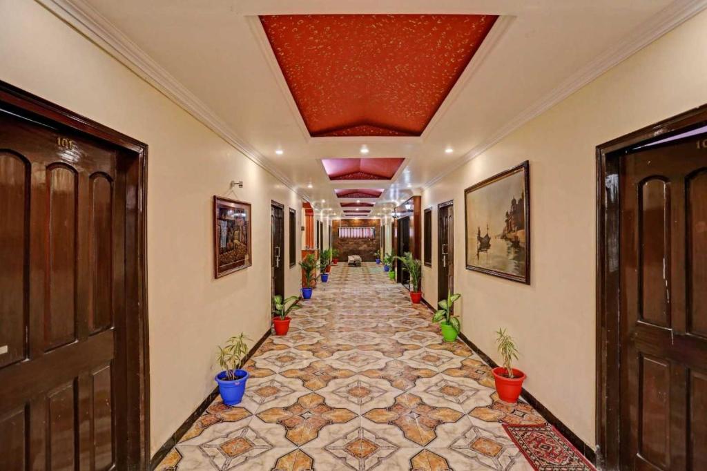 OYO Flagship 73630 Kiran Palace photo