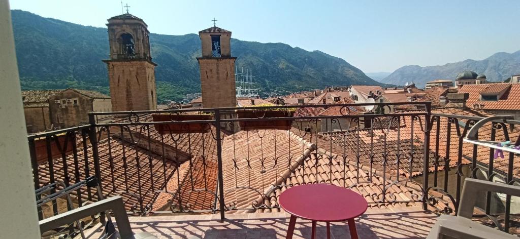 3 bedroom apartment-attic - 2