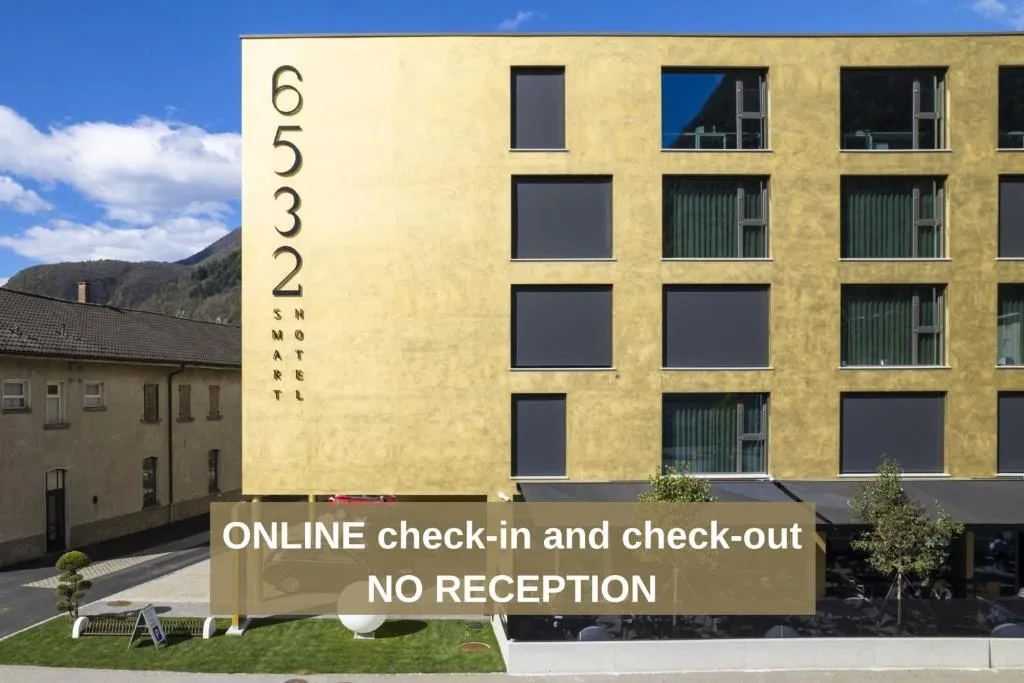 6532 Smart Hotel - Self check-in，位于Arbedo-Castione的酒店