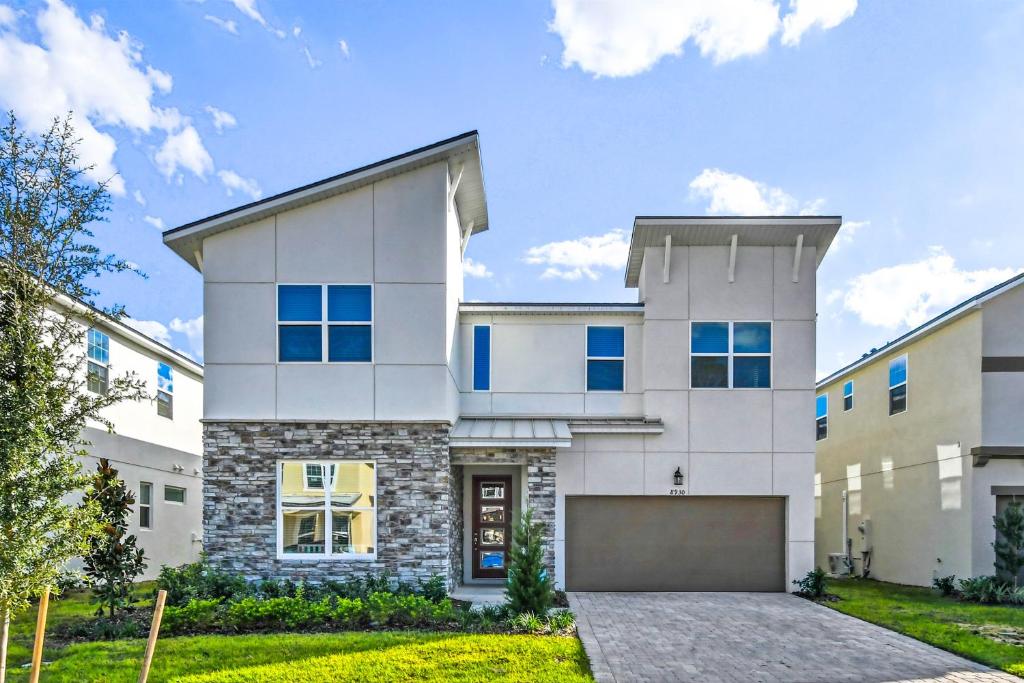 Resort-Style Home with Pool, Near Disney!, Kissimmee