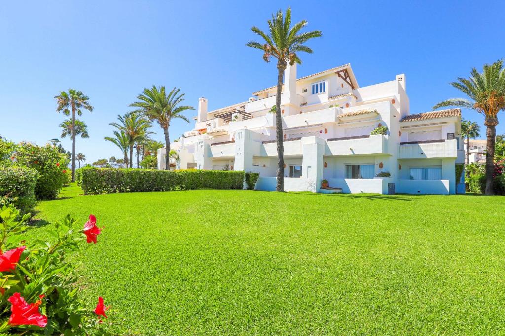 Frontline beach ground floor apartment - Los Monteros Palm Beach - 2