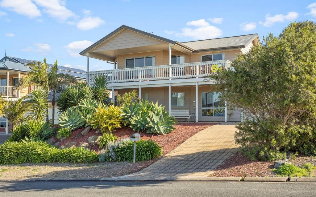 Moet Escape in Style, Encounter Bay