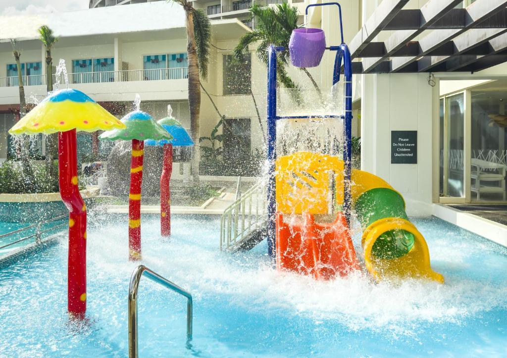 สระว่ายน้ำ