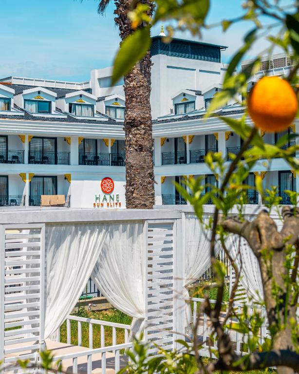 Hane Sun Elite Hotel — Hotel building in Side