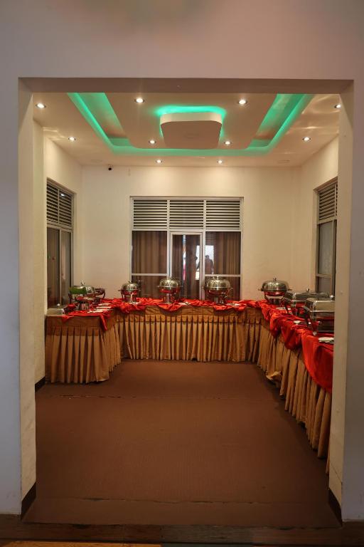Paramount Hotel photo