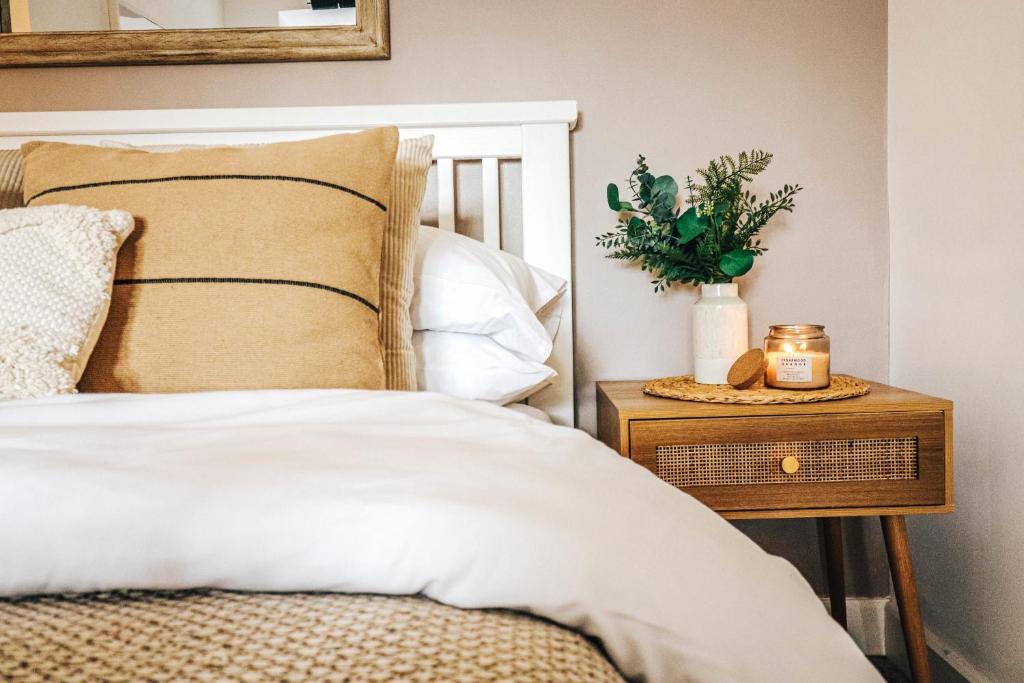 Principality View Apartment One, by Solace Stays, Cardiff