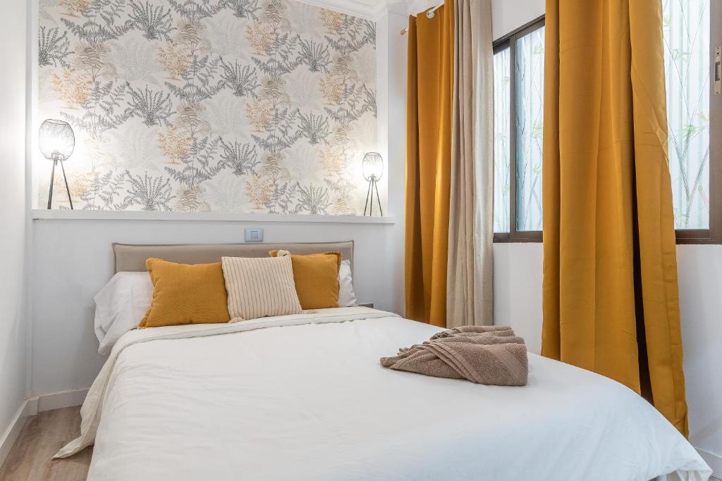 Home2Book Charming Design Apt Las Canteras Beach - 2