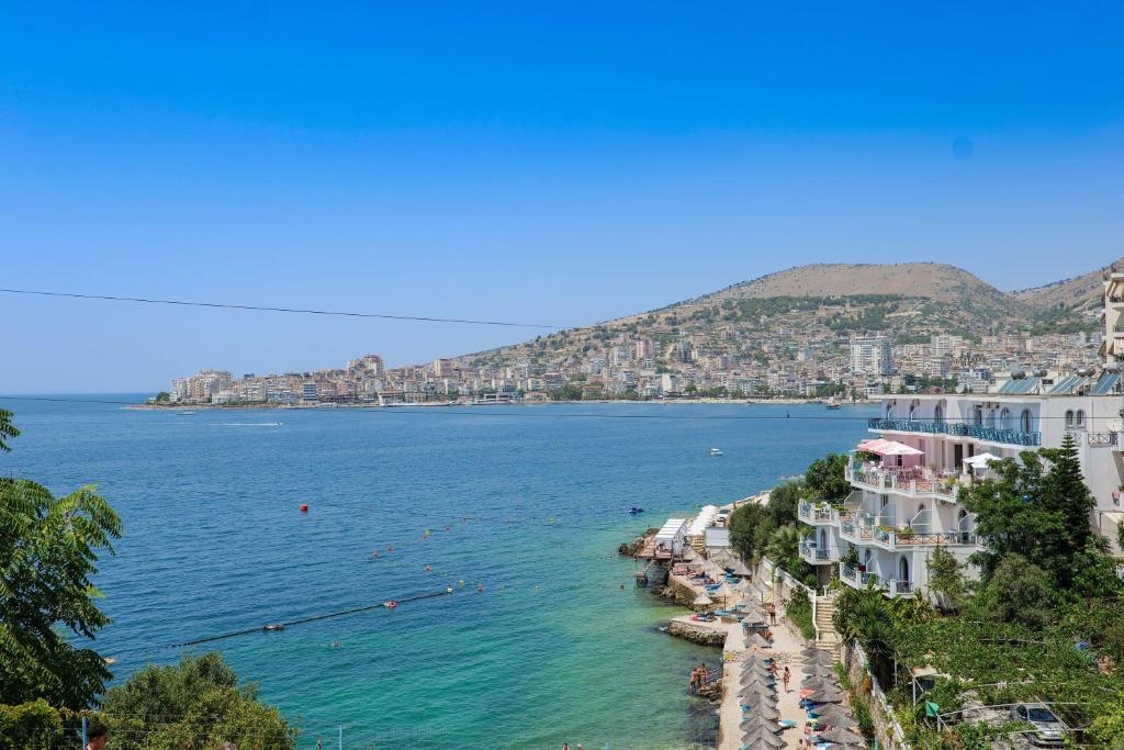 Hotel Edola photo