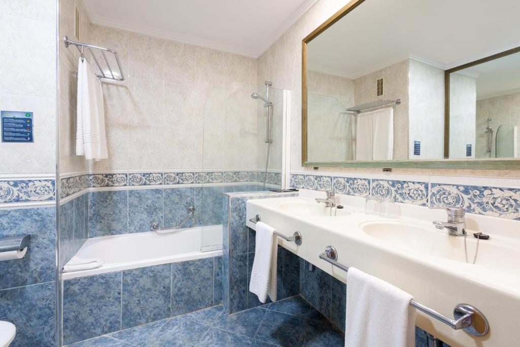 Chatur Playa Real Resort — Hotel rooms in Costa Adeje, Canary Islands