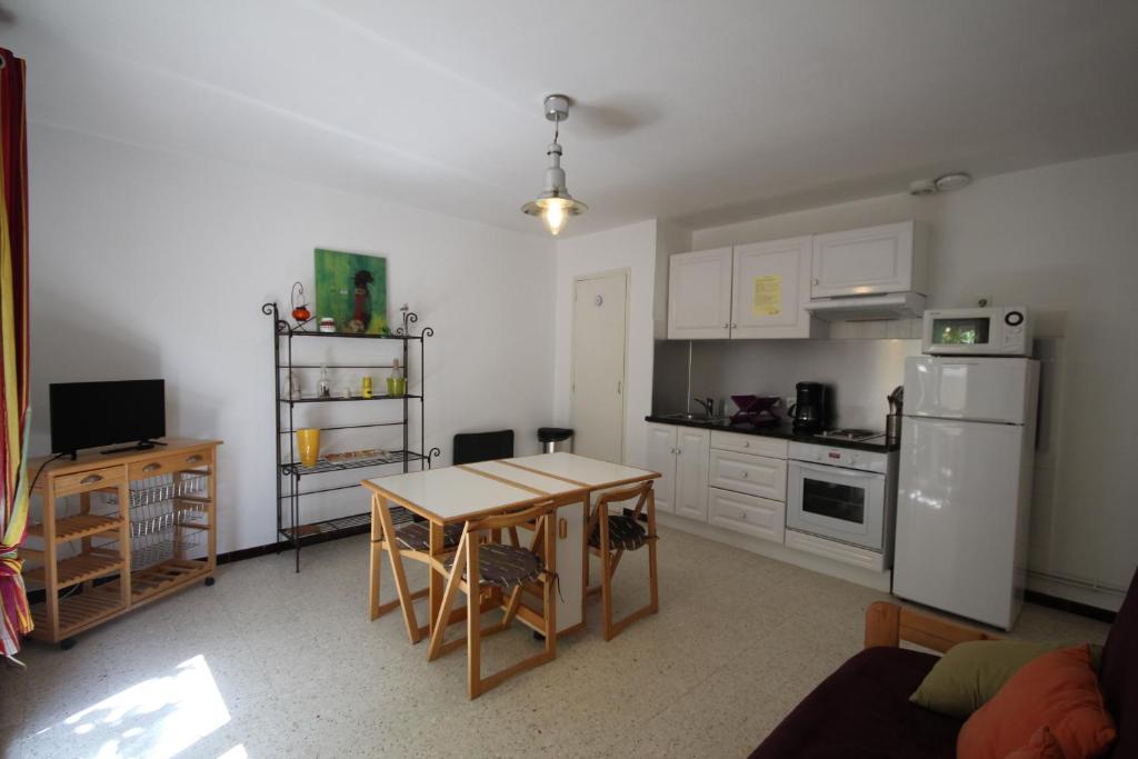 80m de la plage Appartement au rdc d'une maison 1 chambre 4 couchages cour LXRV9B - 3