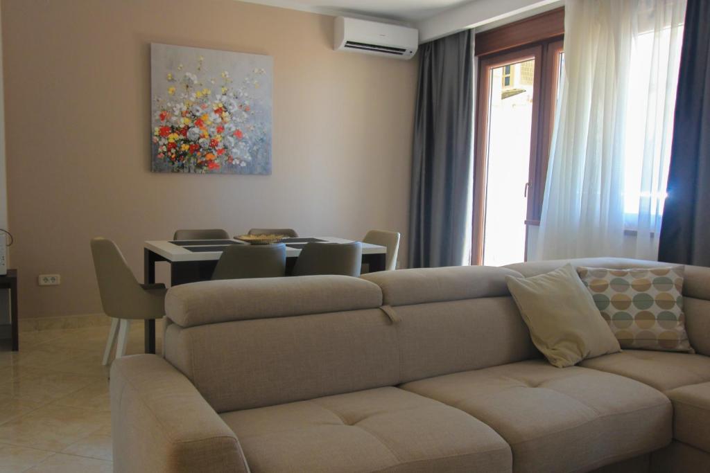 Anatolija Apartment 11 - 2