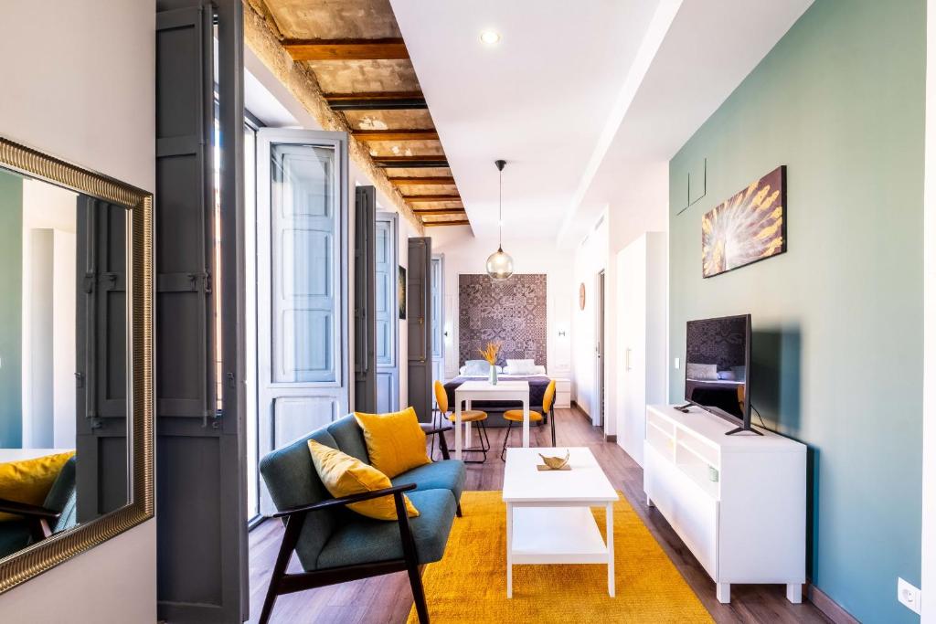 Beautifully Designed Studio with Lots of Natural Light, Valencie