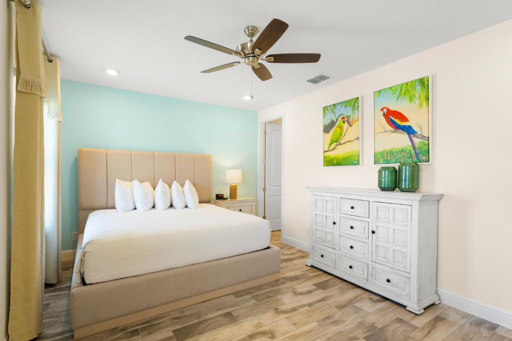 Margaritaville Cottages Orlando by Rentyl with H2O Waterpark — Hotel rooms in Kissimmee, Florida
