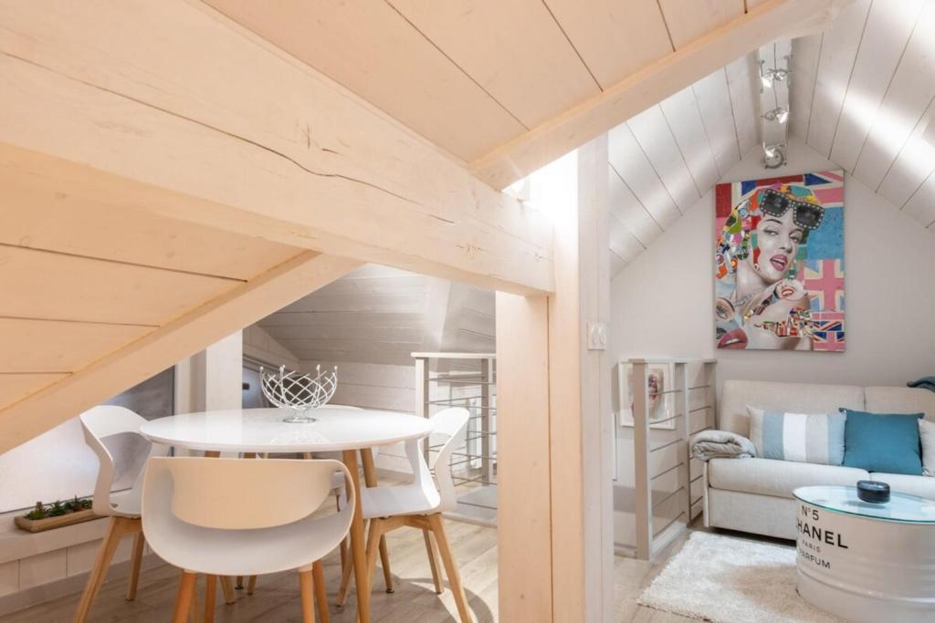 K2 Annecy Rent Lodge duplex de deux chambres doubles entièrement rénové - 3