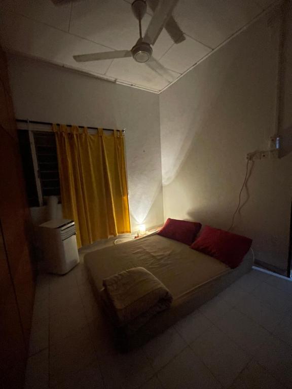 Roomstay Rumah Pintu Kuning photo