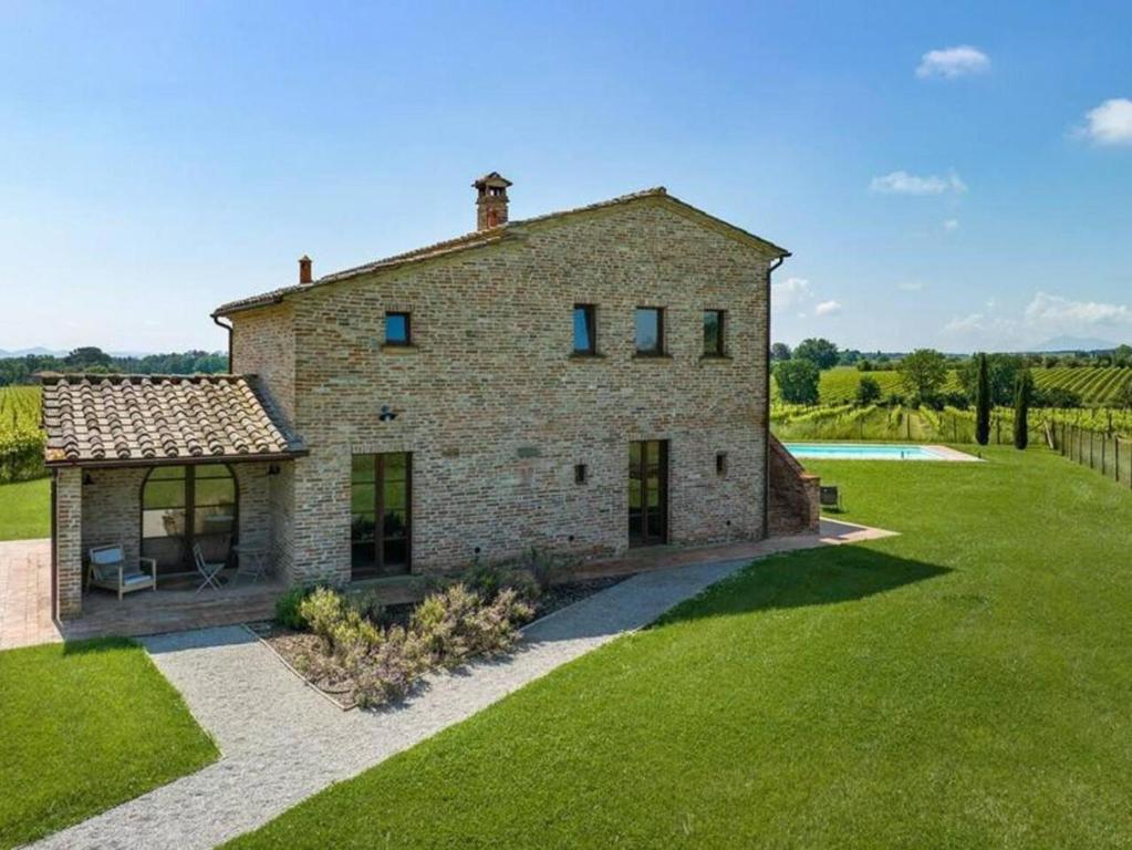 Charming 10 pax Villa in Cortona with private pool