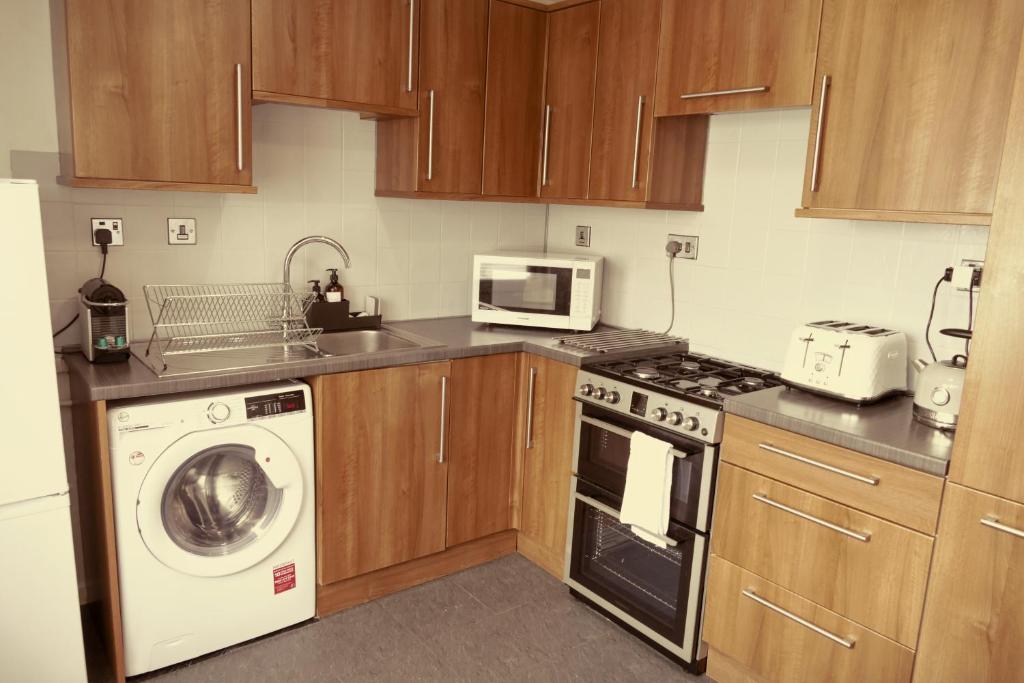 Home in Longwell Green photo 3