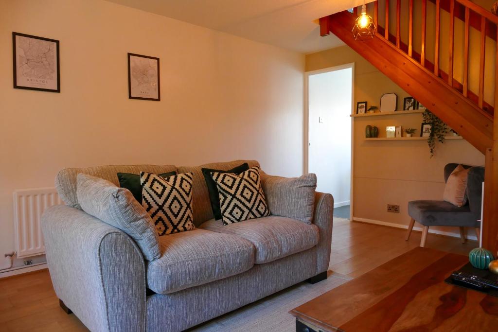 Home in Longwell Green photo 2