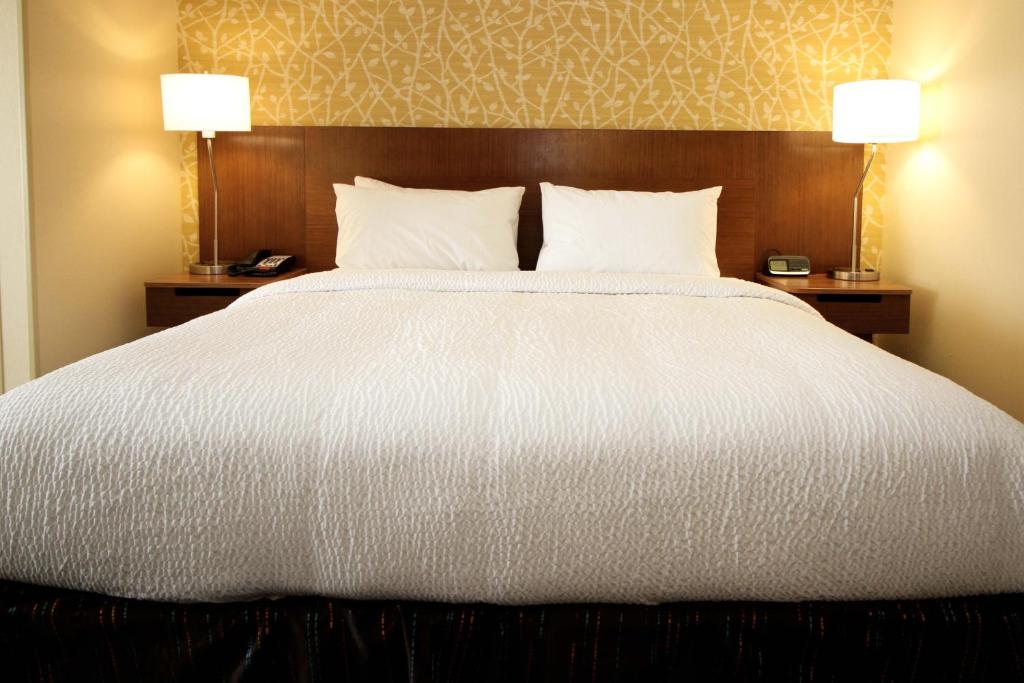 Fairfield Inn & Suites London photo