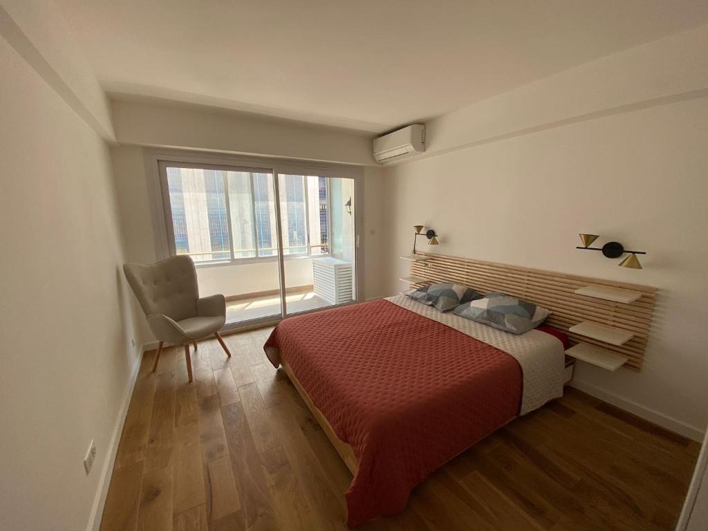Renovated 4 room Apartment-Parking next door and Beach at 700m - 3