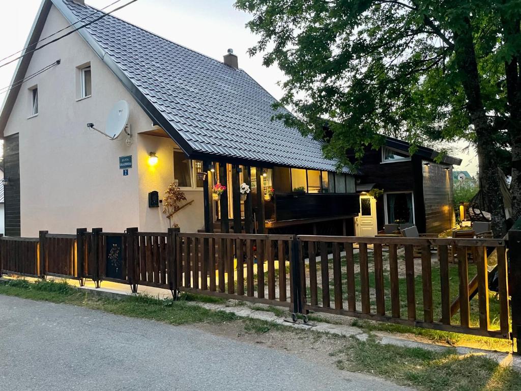 Guest House Durmitor Paradise — Hotel in Zabljak