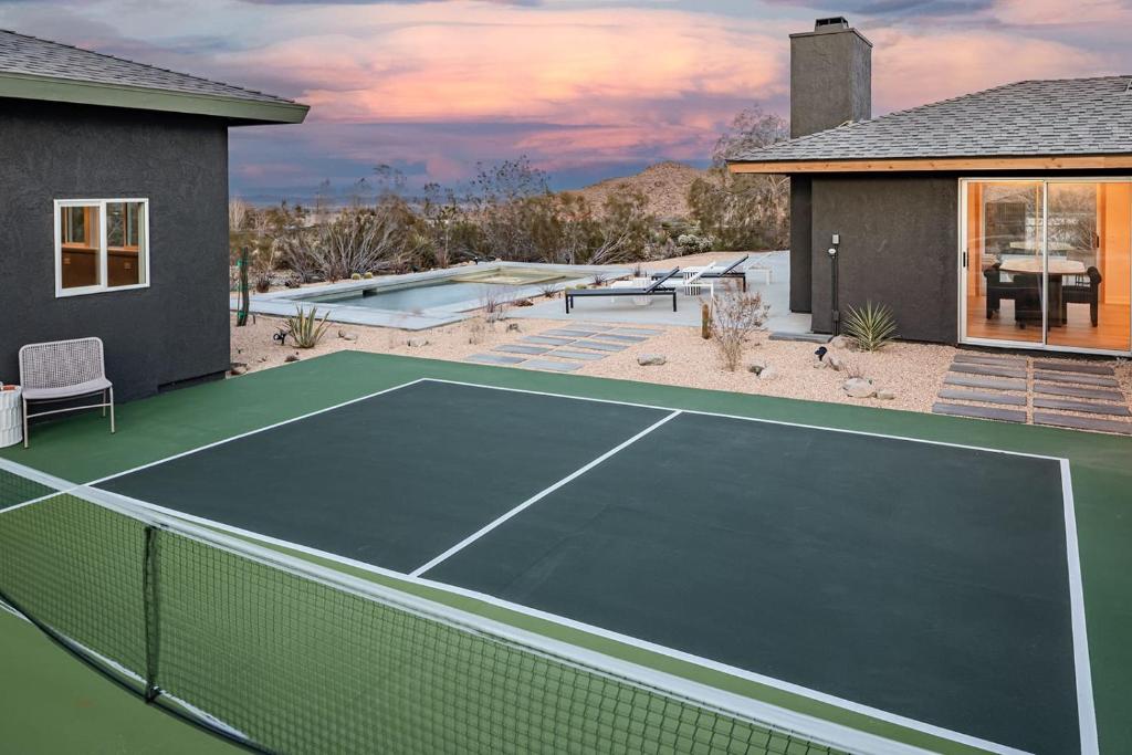 Joshua Tree Pool & Pickleball- Mojave Paddle Club, Joshua Tree