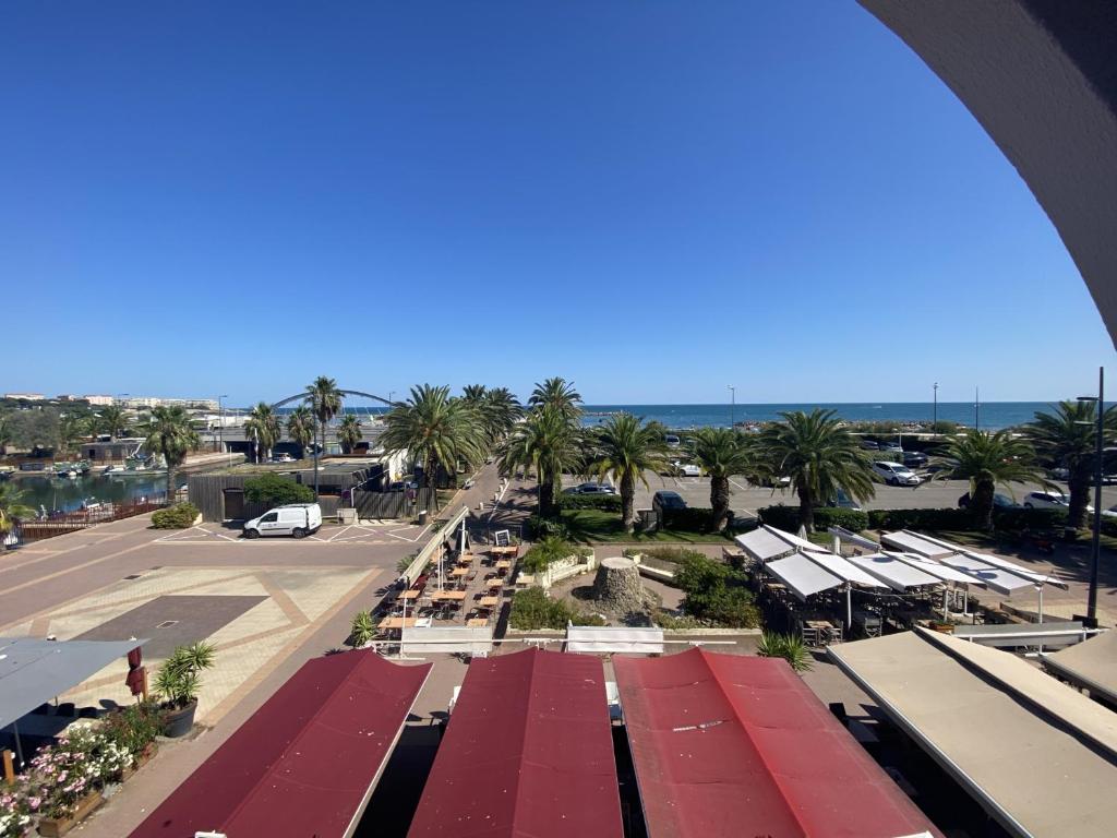 Superbe T2 à Sète - Face mer, loggia, parking privé, proche plage et commerces - FR-1-338-518 - 3
