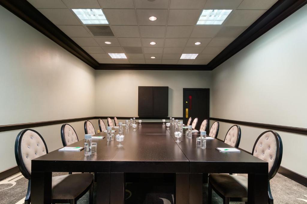 Wyndham Garden Dallas North Photo 35