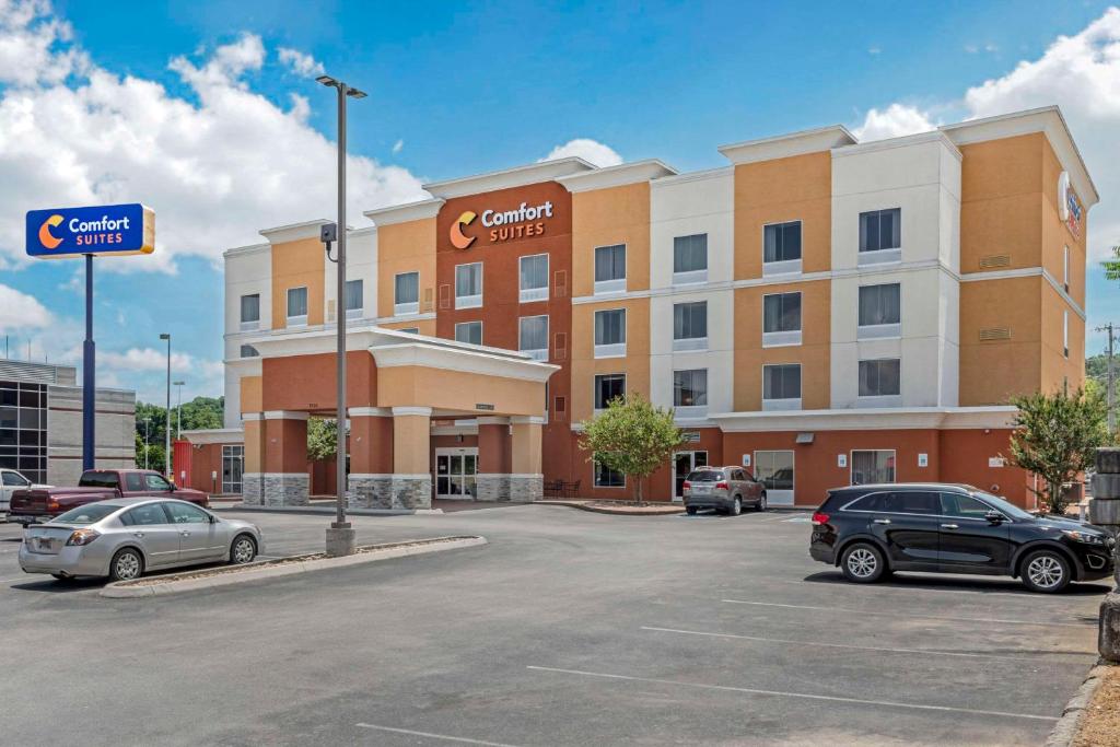 Comfort Suites East photo