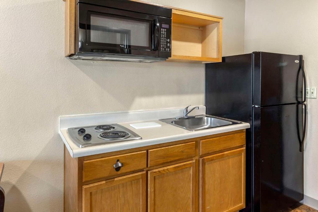 WoodSpring Suites Raleigh Garner photo