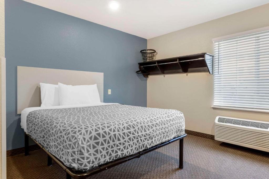 WoodSpring Suites Raleigh Garner photo