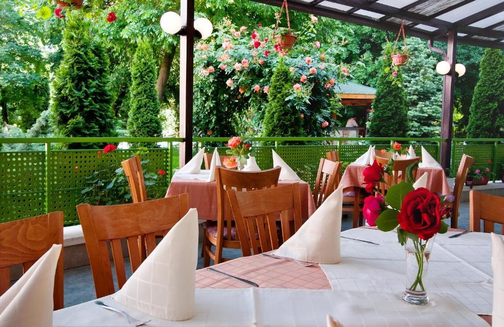 Ljuljak Hotel — Restaurant & bars in Golden Sands, Varna Region