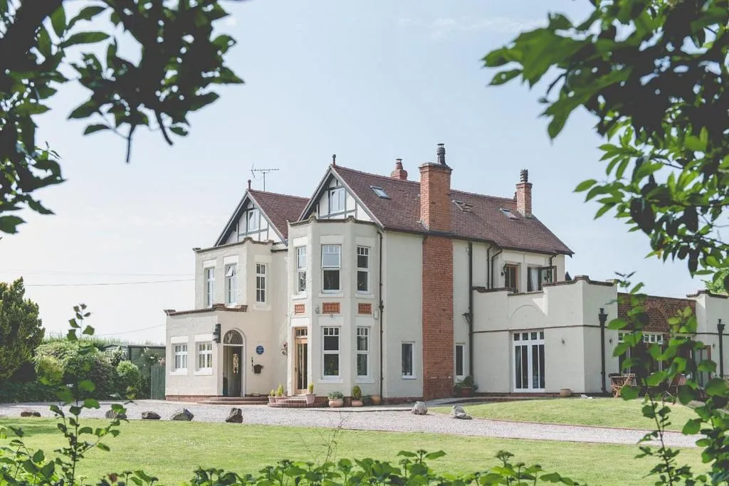 Mere Brook House, hotel in Wirral
