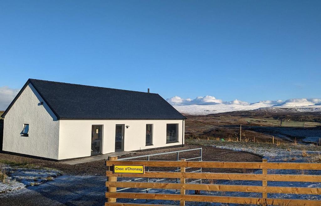 Cnoc a'Chonasg, Flashader