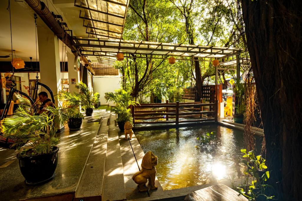 Entrance, Mad Monkey Phnom Penh in Phnom Penh