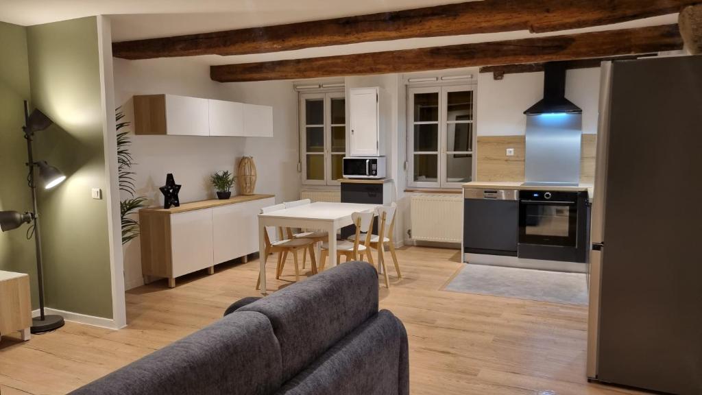 Givry centre - Appartement cosy avec parking et Wifi gratuit