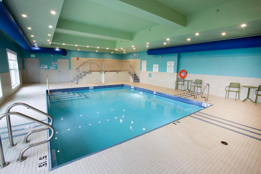 Holiday Inn Express & Suites Edmonton SW - Windermere photo
