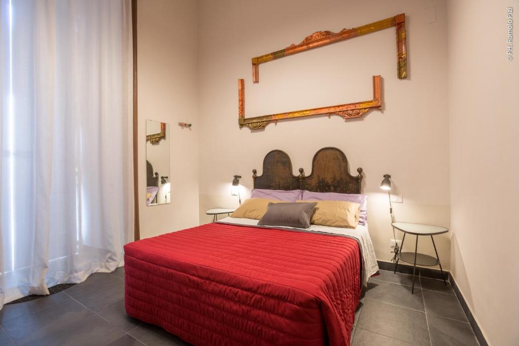 Double Room with Balcony and Garden View