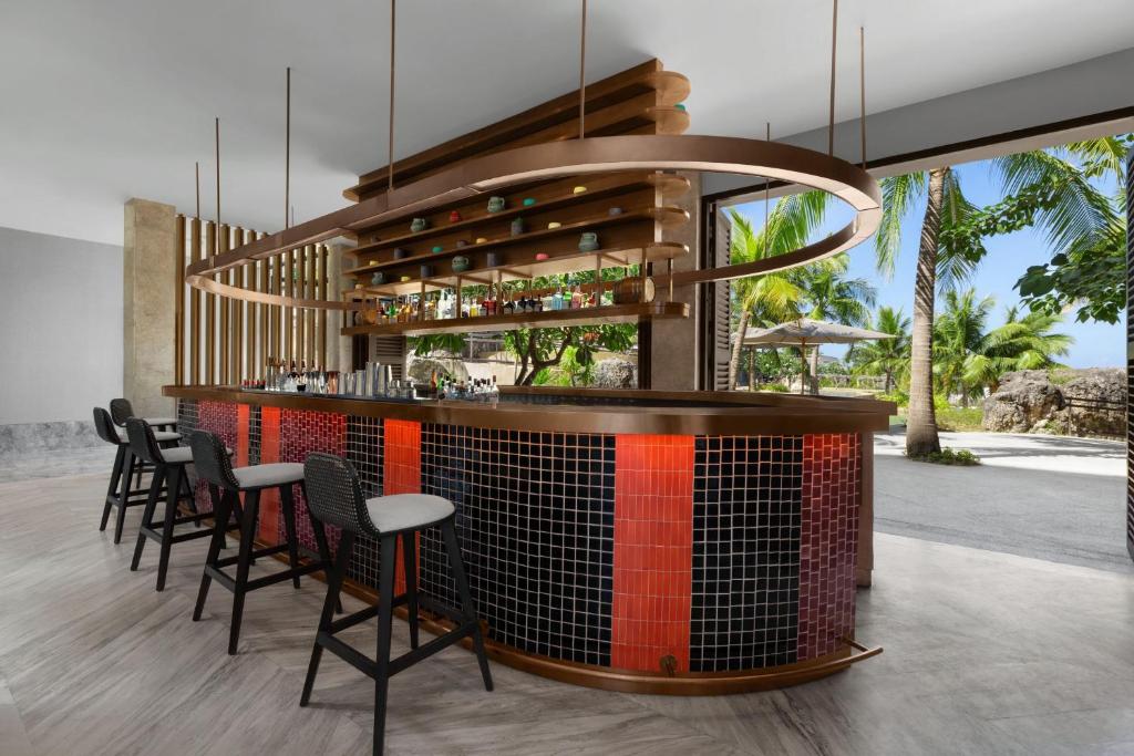 Highly-rated bar