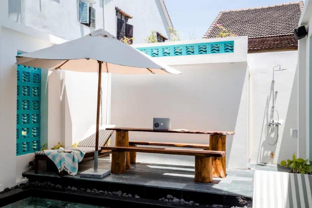 White Sail Villa and Pool