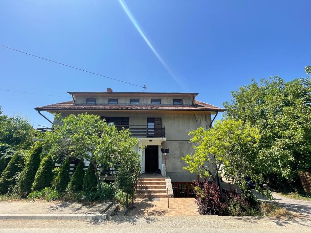 Hostel Drenak, Gornje Rataje