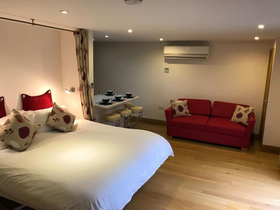Fantastic Cotswolds Hideaway, Cleeve Hill photo 6